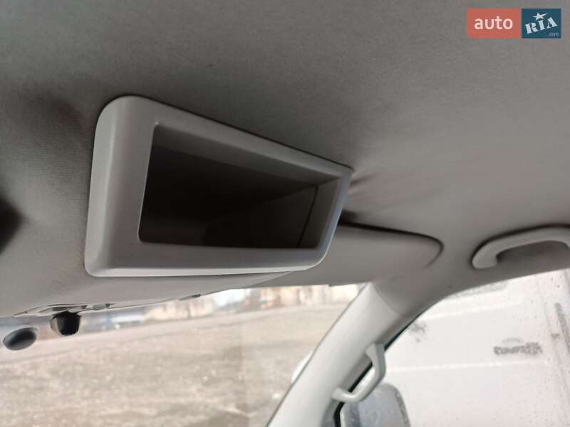 Минивэн Volkswagen Transporter 2008 в Чутове