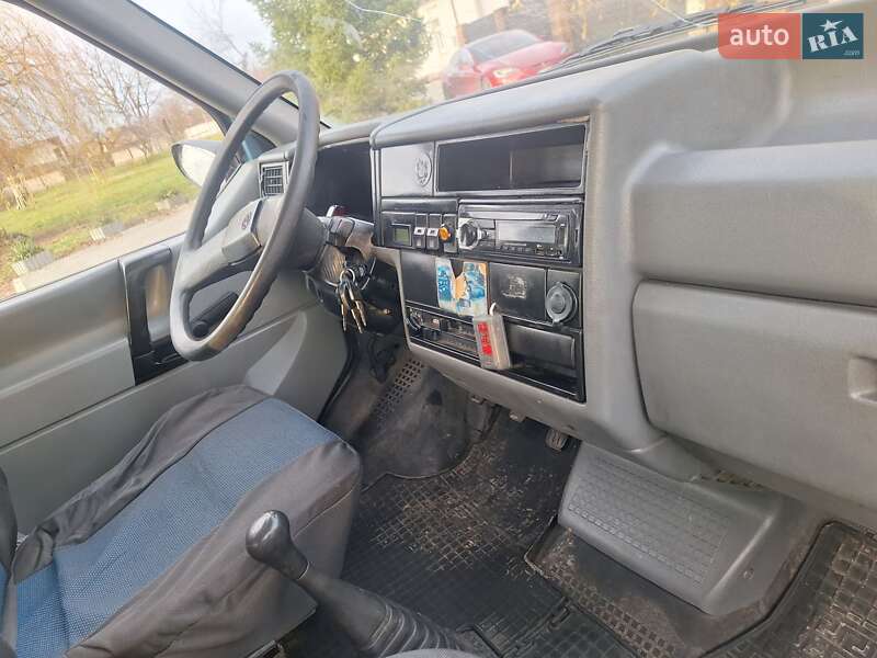 Минивэн Volkswagen Transporter 1993 в Черновцах