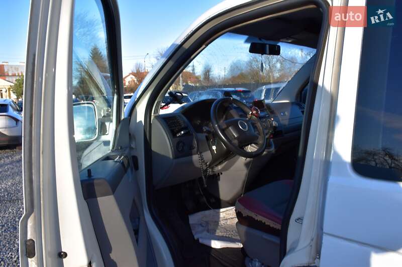 Мінівен Volkswagen Transporter 2006 в Дрогобичі