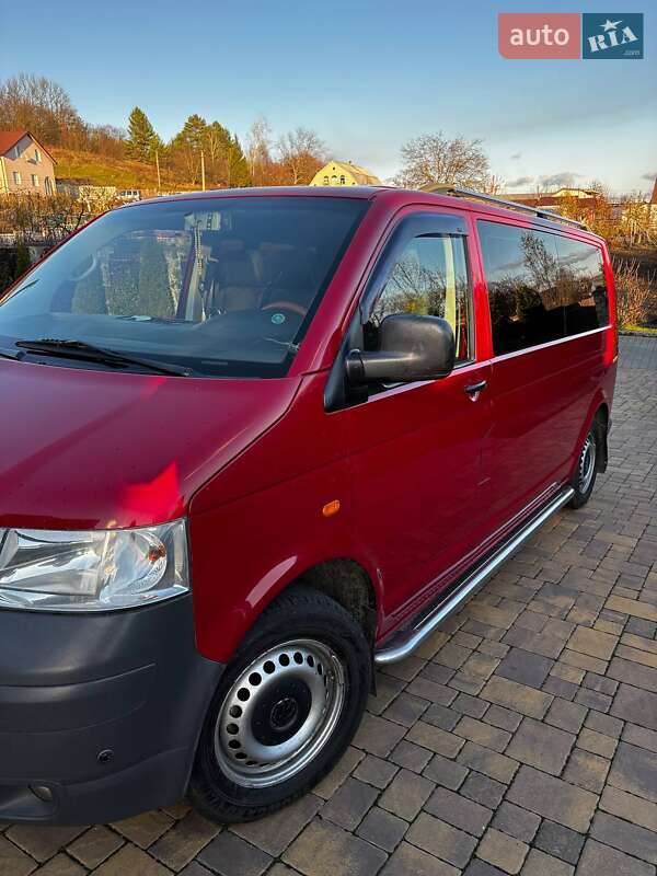 Минивэн Volkswagen Transporter 2004 в Тараще