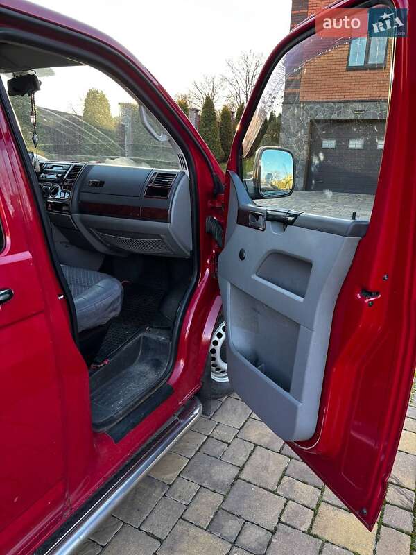 Минивэн Volkswagen Transporter 2004 в Тараще