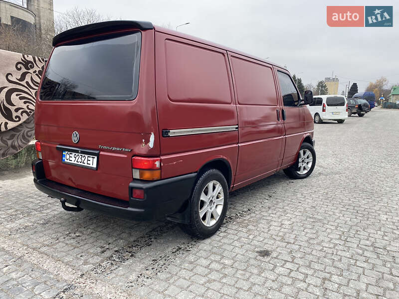 Вантажний фургон Volkswagen Transporter 2001 в Чернівцях