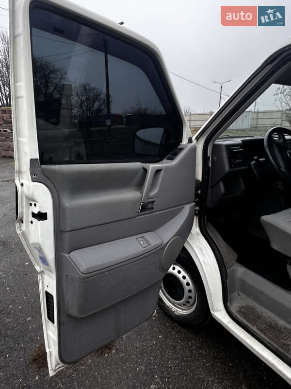 Минивэн Volkswagen Transporter 2001 в Хмельницком