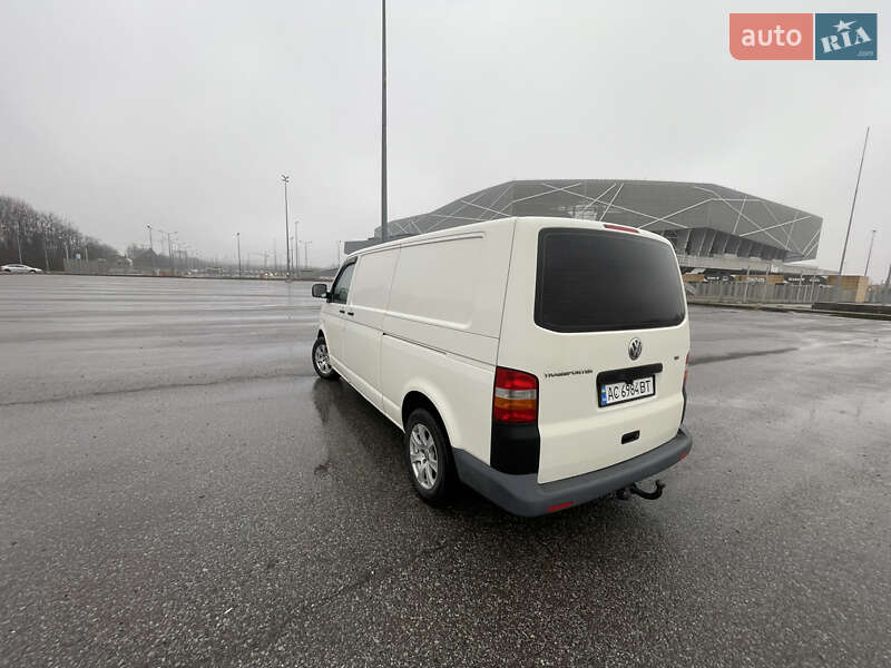 Вантажний фургон Volkswagen Transporter 2006 в Львові