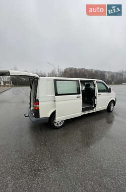 Грузовой фургон Volkswagen Transporter 2006 в Львове