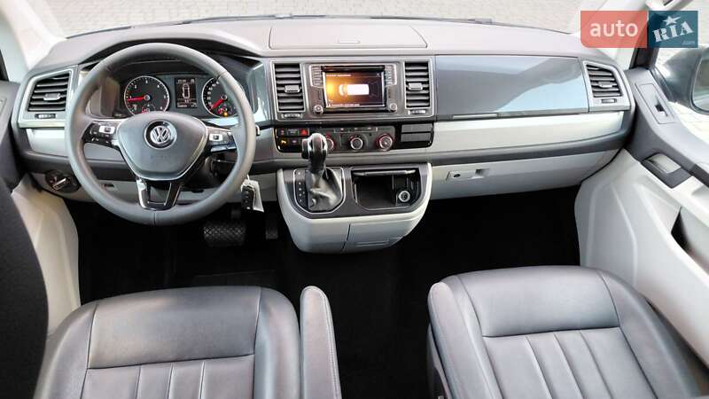 Минивэн Volkswagen Transporter 2019 в Долине