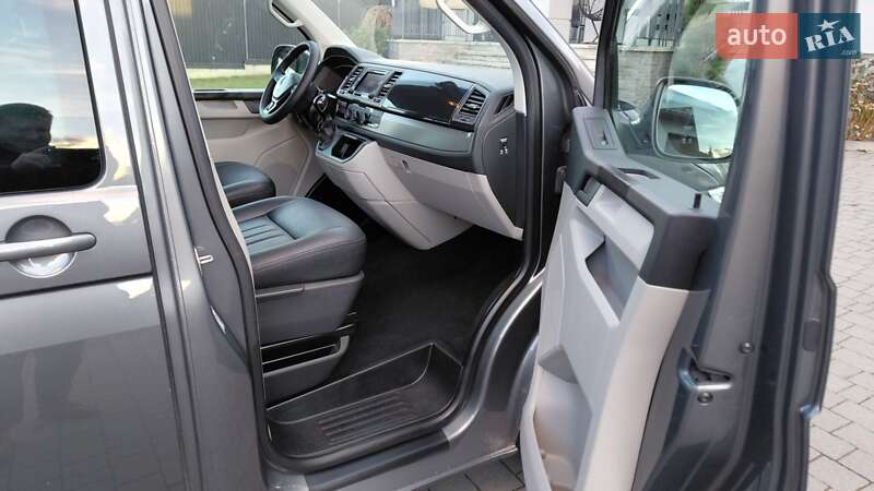 Минивэн Volkswagen Transporter 2019 в Долине