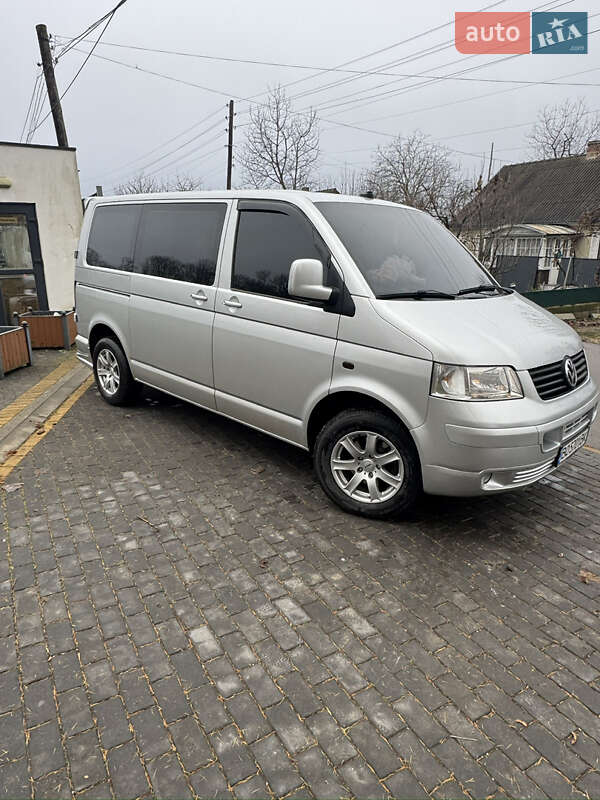 Минивэн Volkswagen Transporter 2006 в Вишневце