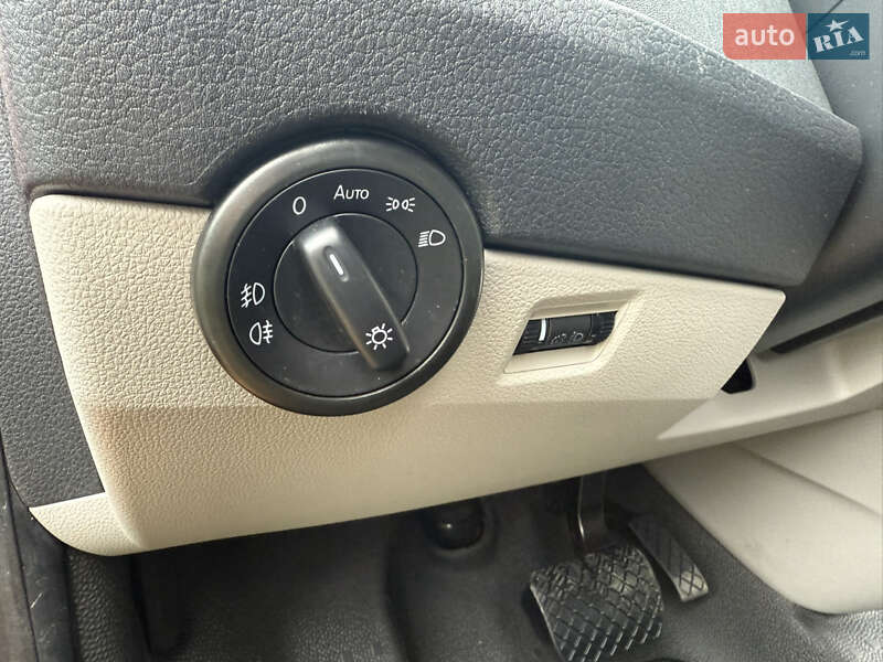 Вантажний фургон Volkswagen Transporter 2018 в Чернівцях