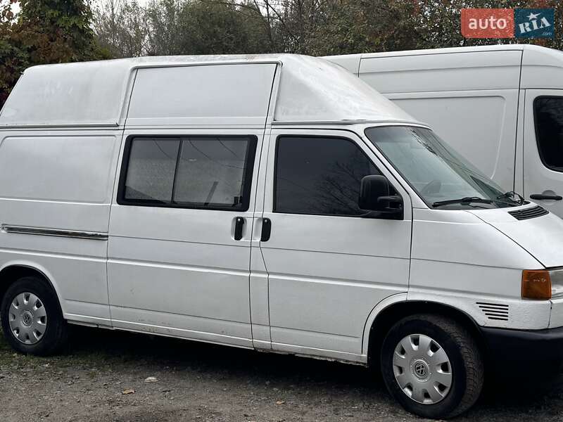 Грузовой фургон Volkswagen Transporter 2001 в Буче