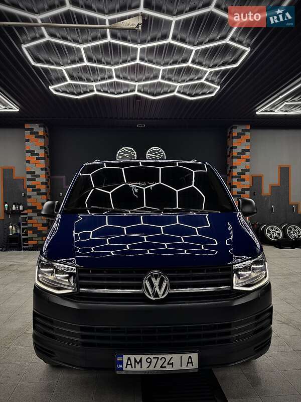 Мінівен Volkswagen Transporter 2018 в Житомирі