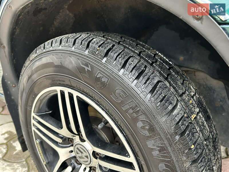 Грузовой фургон Volkswagen Transporter 2002 в Надворной