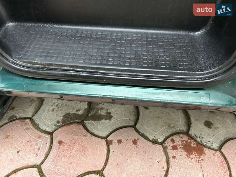 Грузовой фургон Volkswagen Transporter 2002 в Надворной