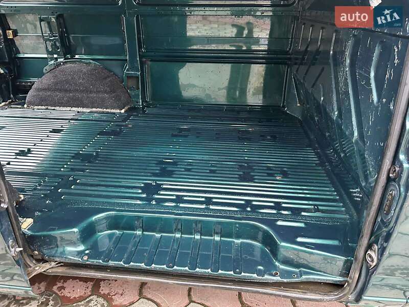 Грузовой фургон Volkswagen Transporter 2002 в Надворной