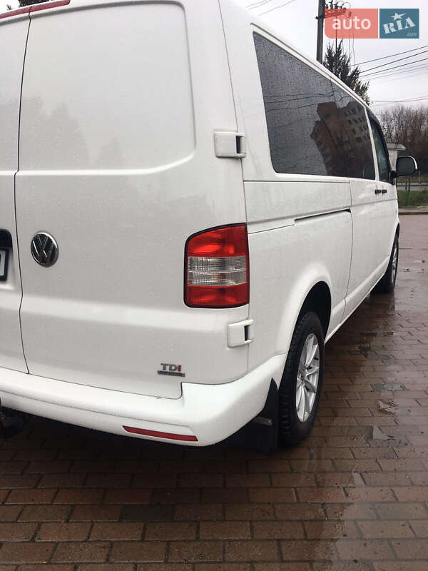 Минивэн Volkswagen Transporter 2015 в Черновцах