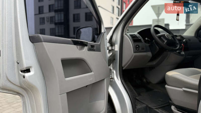 Минивэн Volkswagen Transporter 2005 в Ивано-Франковске
