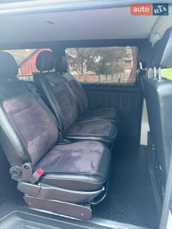 Мінівен Volkswagen Transporter 2016 в Ужгороді
