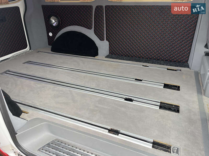 Мікроавтобус вантажний (до 3,5т) Volkswagen Transporter 2013 в Гаврилівці