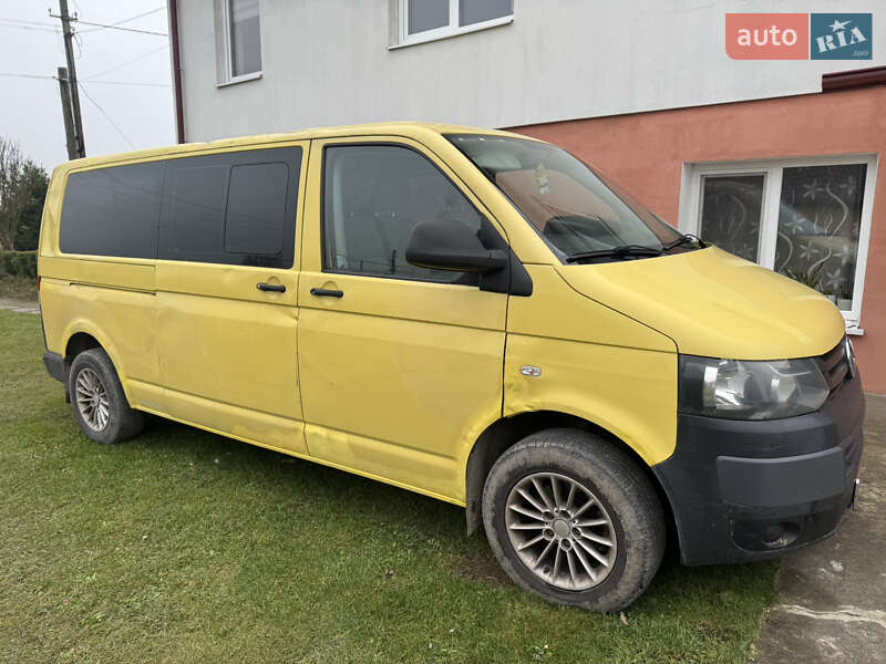 Минивэн Volkswagen Transporter 2012 в Золочеве