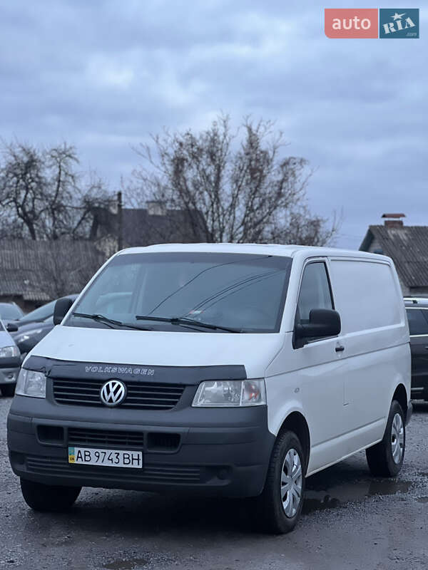 Вантажний фургон Volkswagen Transporter 2005 в Вінниці