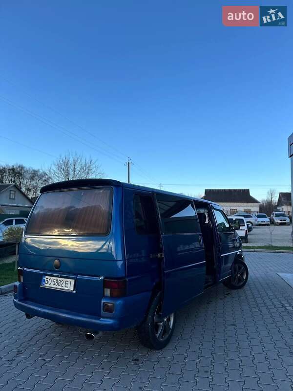 Минивэн Volkswagen Transporter 2001 в Шумске