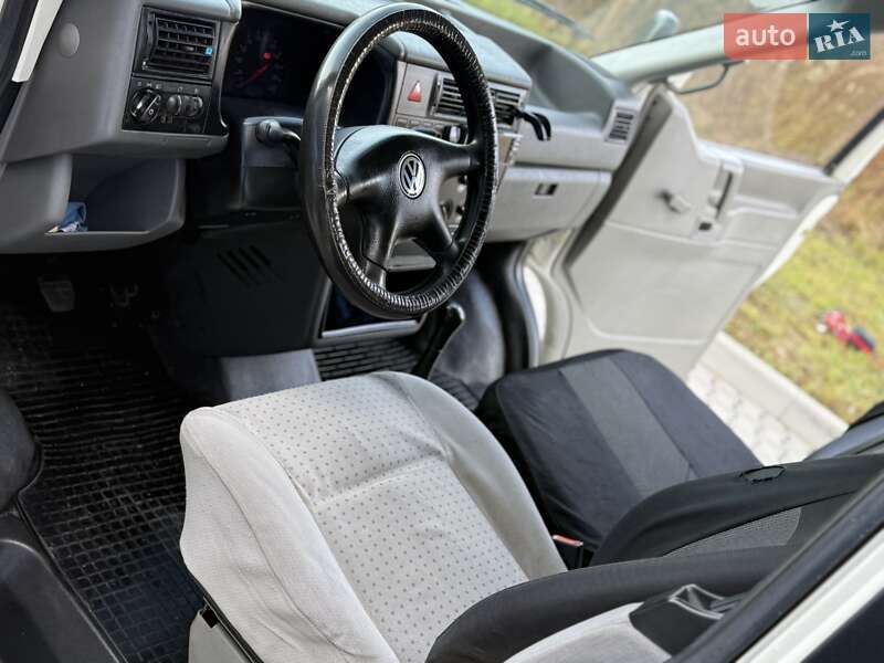 Мінівен Volkswagen Transporter 2000 в Львові