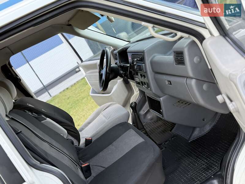 Мінівен Volkswagen Transporter 2000 в Львові