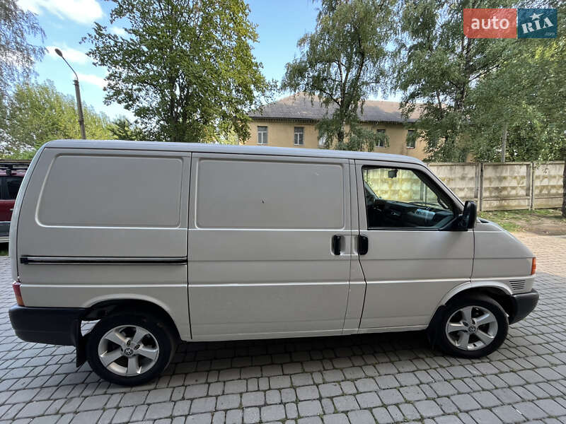 Вантажний фургон Volkswagen Transporter 2001 в Надвірній фото 2 Вантажний фургон Volkswagen Transporter 2001 в Надвірній