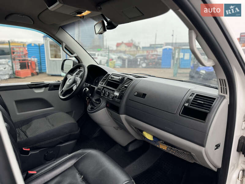 Грузовой фургон Volkswagen Transporter 2013 в Киеве