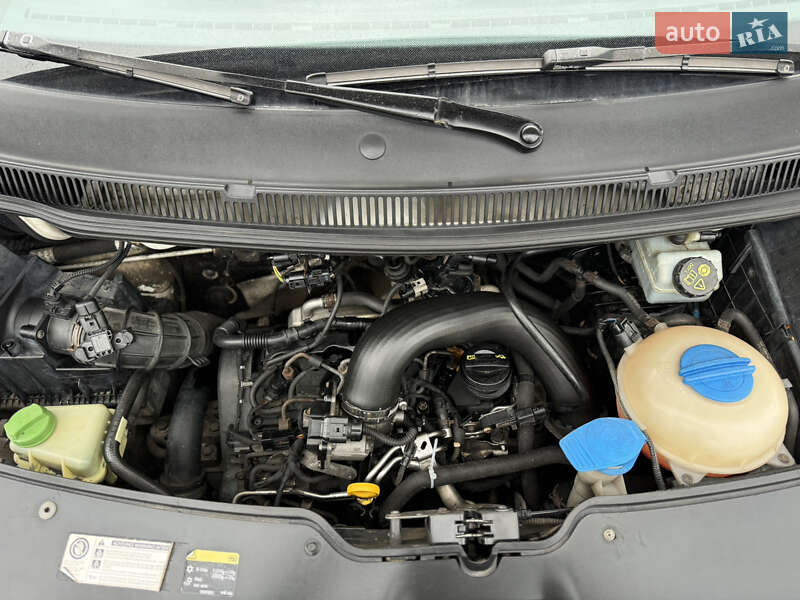 Грузовой фургон Volkswagen Transporter 2013 в Киеве