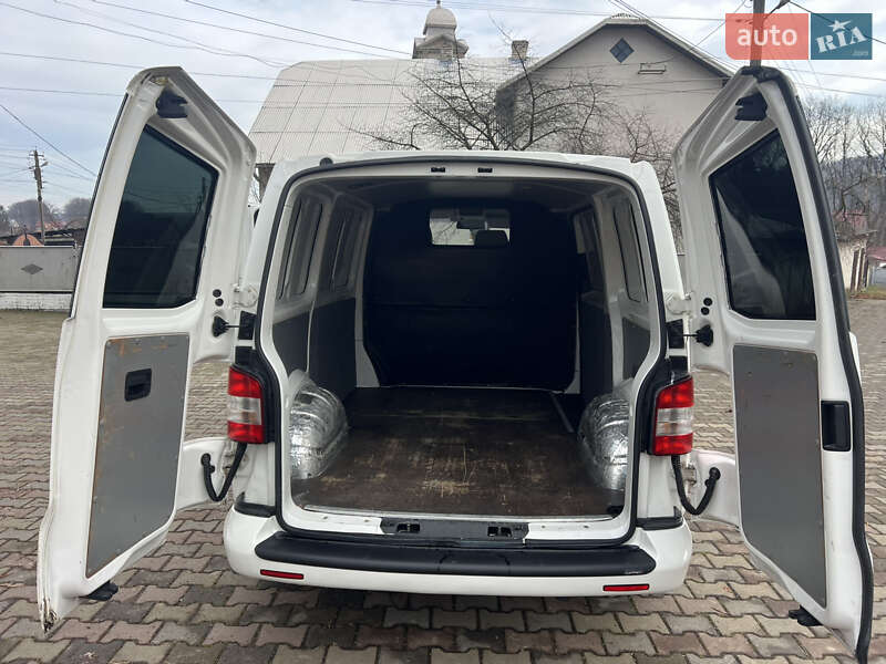 Вантажний фургон Volkswagen Transporter 2010 в Чернівцях фото 17 Вантажний фургон Volkswagen Transporter 2010 в Чернівцях