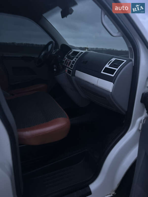 Мінівен Volkswagen Transporter 2004 в Врадіївці фото 5 Мінівен Volkswagen Transporter 2004 в Врадіївці