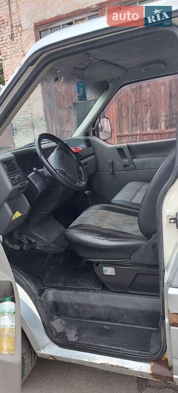 Мінівен Volkswagen Transporter 1998 в Умані
