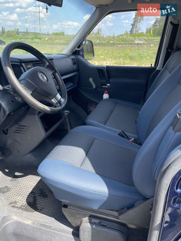 Вантажний фургон Volkswagen Transporter 1998 в Бучі