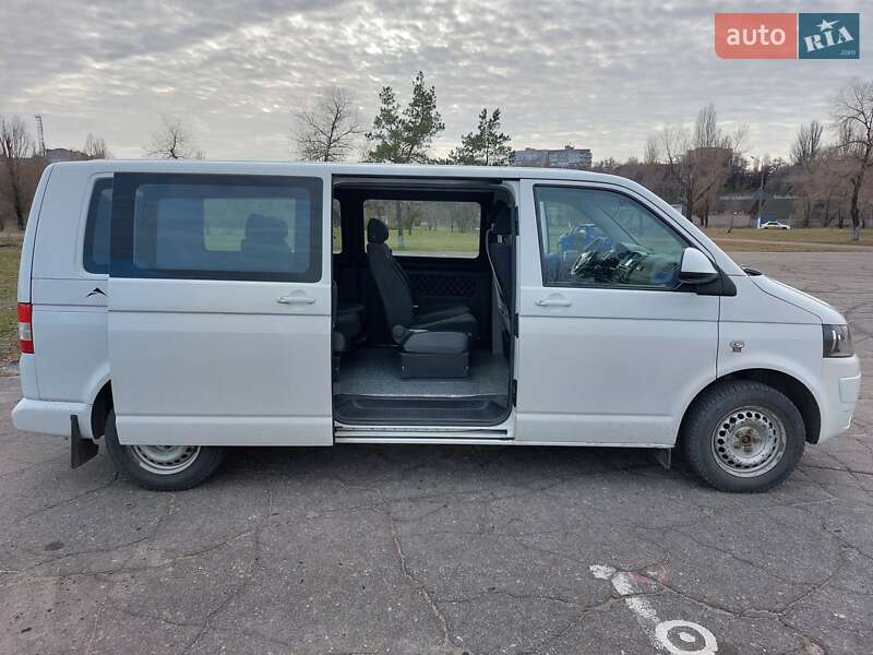 Мінівен Volkswagen Transporter 2013 в Кам'янському