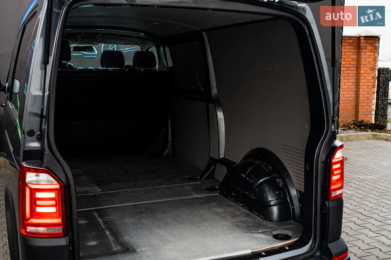 Вантажний фургон Volkswagen Transporter 2018 в Луцьку