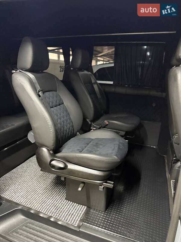 Мінівен Volkswagen Transporter 2017 в Жидачові