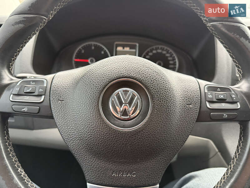 Вантажний фургон Volkswagen Transporter 2011 в Кропивницькому