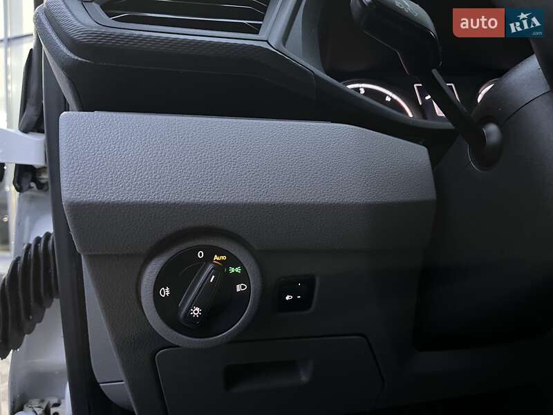 Мінівен Volkswagen Transporter 2022 в Житомирі