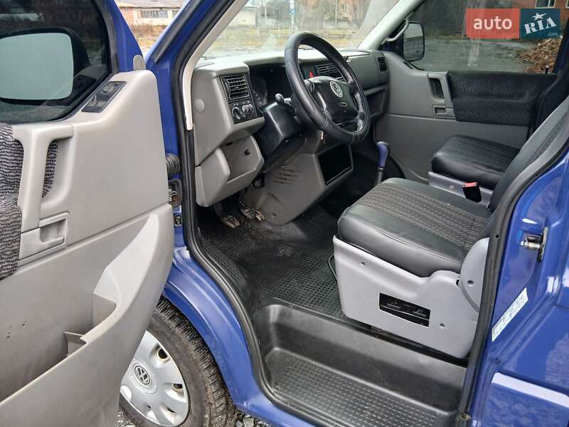 Мінівен Volkswagen Transporter 2003 в Рівному