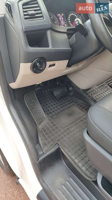 Мінівен Volkswagen Transporter 2015 в Ніжині
