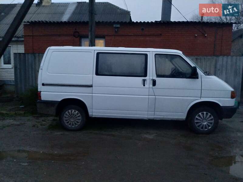 Минивэн Volkswagen Transporter 2001 в Будах