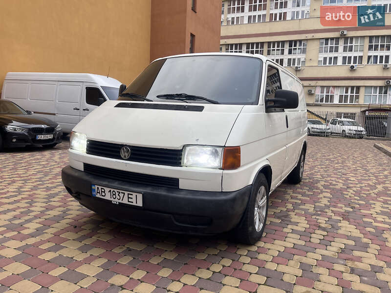 Грузовой фургон Volkswagen Transporter 1997 в Виннице
