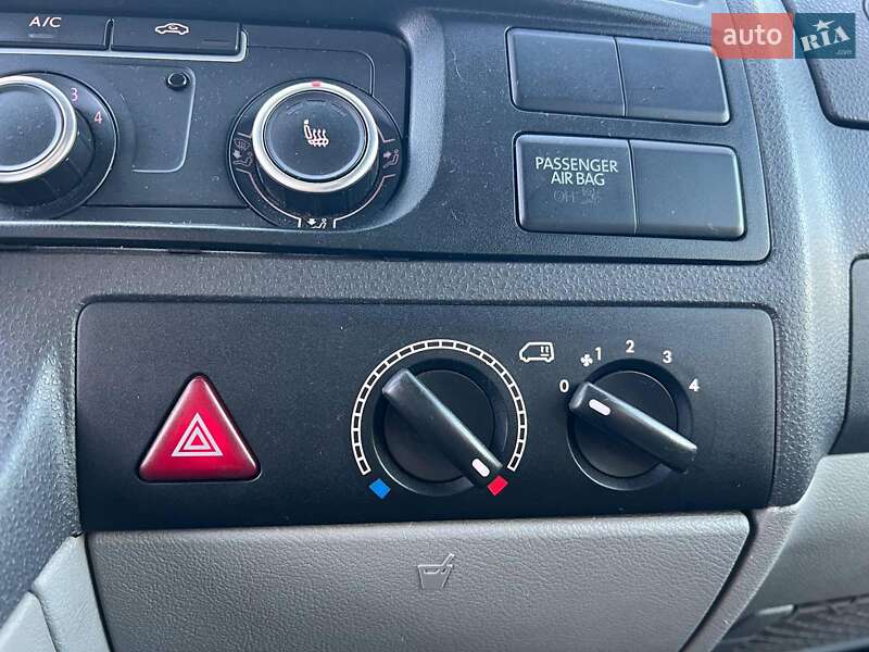 Минивэн Volkswagen Transporter 2014 в Львове