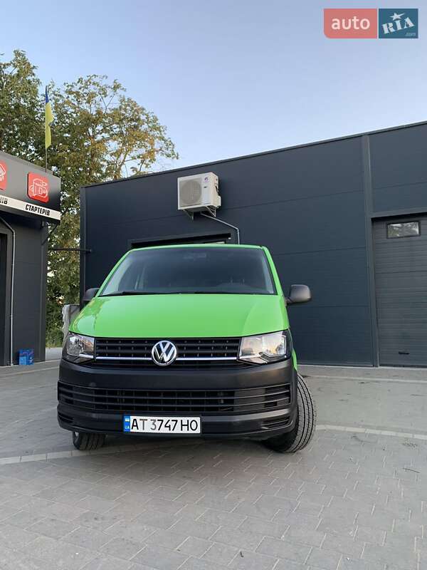 Минивэн Volkswagen Transporter 2015 в Ивано-Франковске