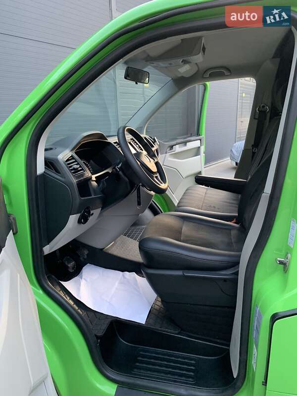 Минивэн Volkswagen Transporter 2015 в Ивано-Франковске