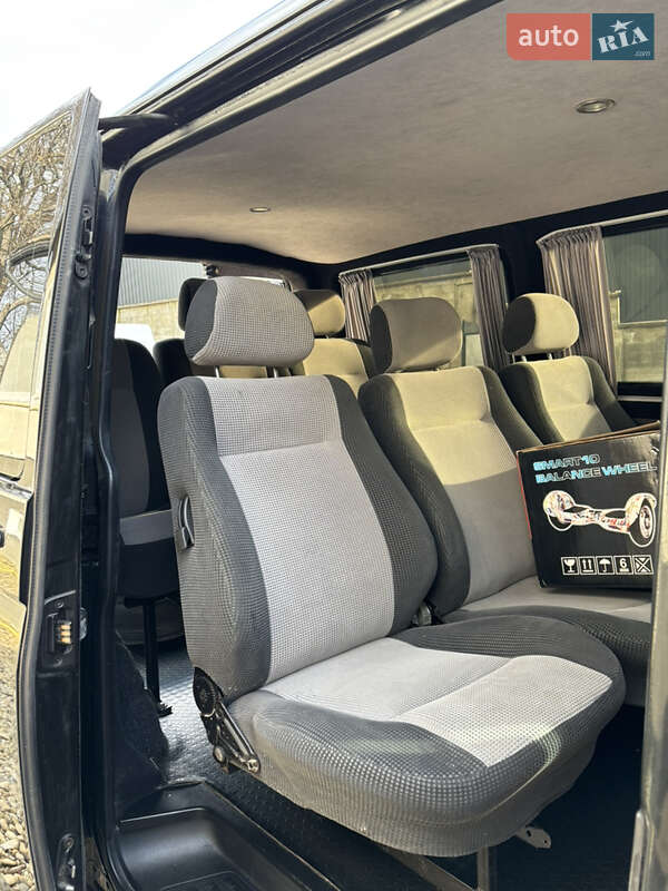 Минивэн Volkswagen Transporter 2004 в Стрые
