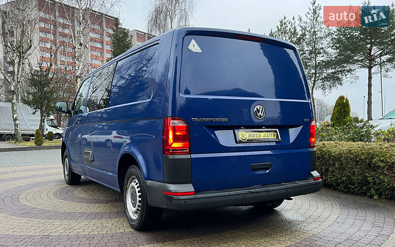 Грузопассажирский фургон Volkswagen Transporter 2017 в Львове
