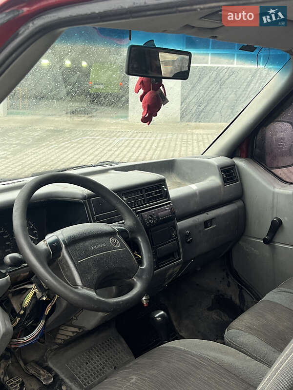 Мінівен Volkswagen Transporter 1995 в Сарнах