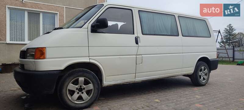 Минивэн Volkswagen Transporter 2000 в Косове